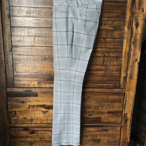 Women’s EXPRESS Columnist boot cut work slack b&w